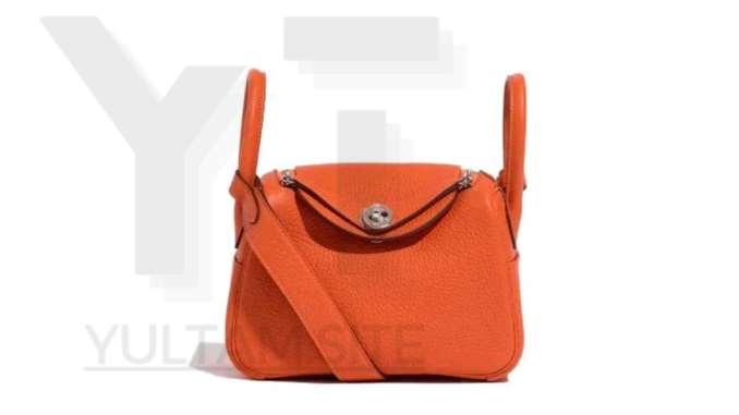 HERMES Taurillon Clemence Mini Lindy 20 Gold